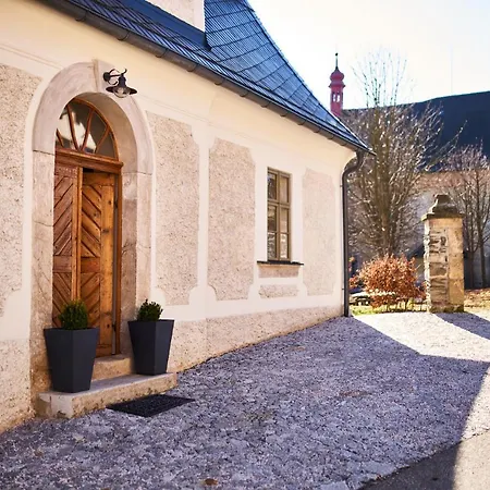 Apartamento Barokní Kaplanka 1796 A. D. - Luxusní V českém Ráji *